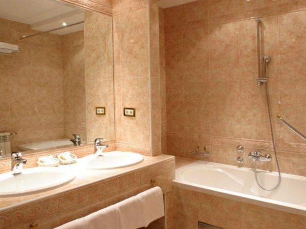 Hotel AS : photo 5 de la chambre chambre deluxe double ou lits jumeaux