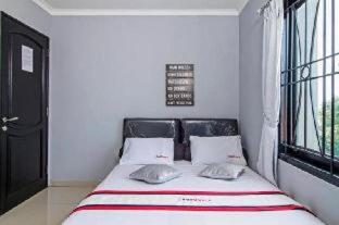 RedDoorz Plus @ Radio Dalam 2 : photo 4 de la chambre room #171349812