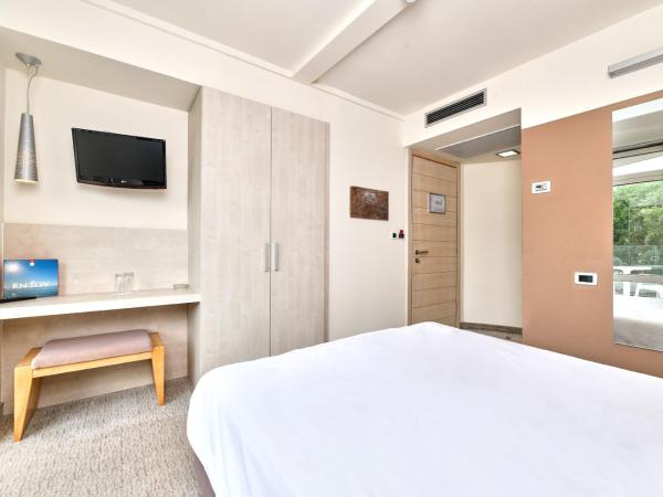 Hotel Mediteran Plava Laguna : photo 3 de la chambre chambre classique avec balcon