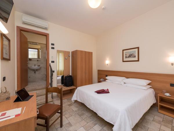 Hotel Casa Del Pellegrino : photo 2 de la chambre chambre double ou lits jumeaux standard