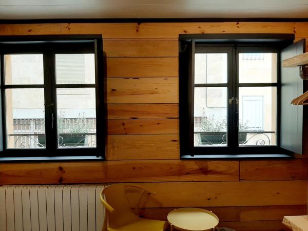 Hostal Erasmus by gaiarooms : photo 5 de la chambre chambre quadruple avec salle de bains privative séparée