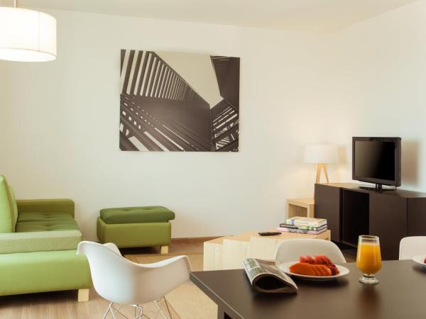 Fiesta Inn Periferico Sur : photo 3 de la chambre suite junior