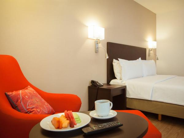 Fiesta Inn Periferico Sur : photo 5 de la chambre chambre lit king-size