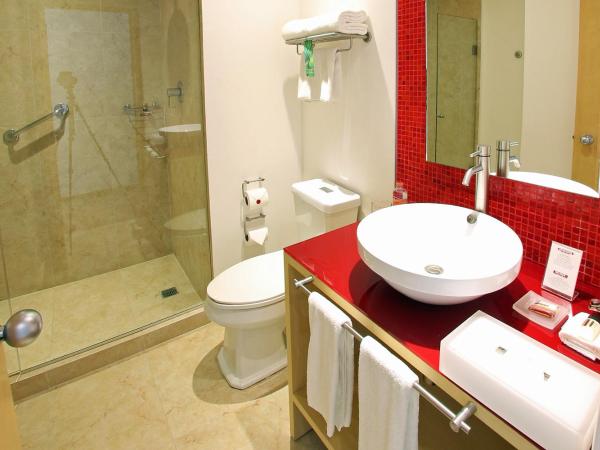 Fiesta Inn Perinorte : photo 1 de la chambre chambre double avec 2 lits doubles