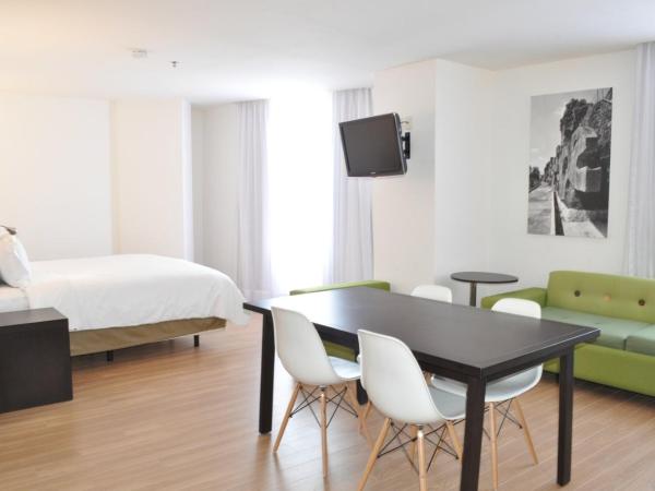 Fiesta Inn Naucalpan : photo 5 de la chambre suite junior