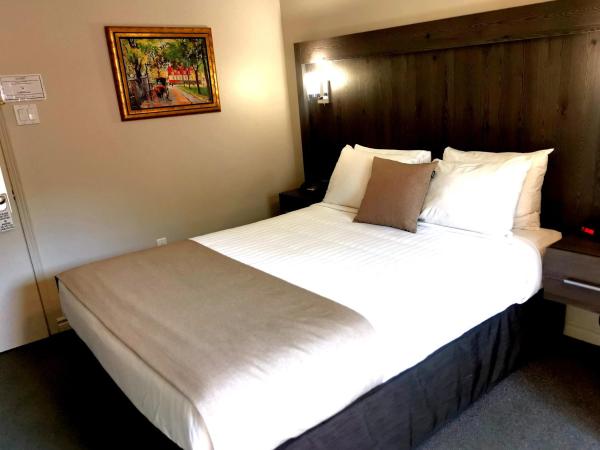Hotel et Motel Le Chateauguay : photo 2 de la chambre chambre supérieure lit queen-size