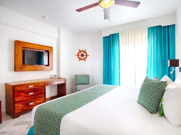 Vamar Vallarta Marina & Beach Resort : photo 7 de la chambre hébergement lit king-size standard - tout compris
