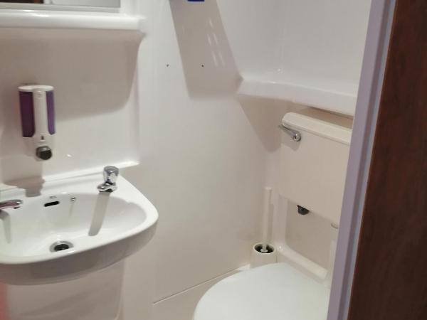 Colliers Hotel : photo 2 de la chambre chambre simple avec toilettes privatives et douche