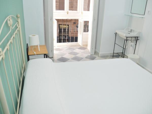 Pensión Las Cuatro Naciones : photo 1 de la chambre chambre double avec salle de bains commune