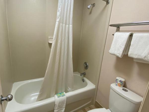 REGENCY INN : photo 8 de la chambre chambre lit king-size deluxe