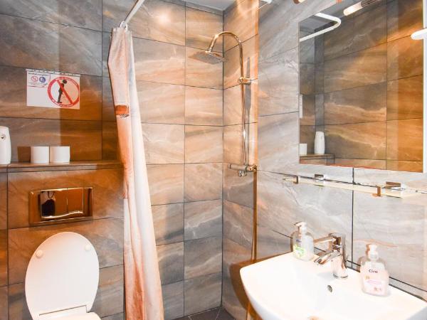 Boutique Hotel Sena : photo 10 de la chambre chambre lits jumeaux avec balcon et salle de bains commune