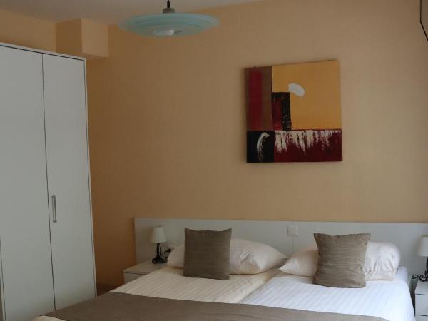 Hôtel Elite : photo 8 de la chambre chambre triple