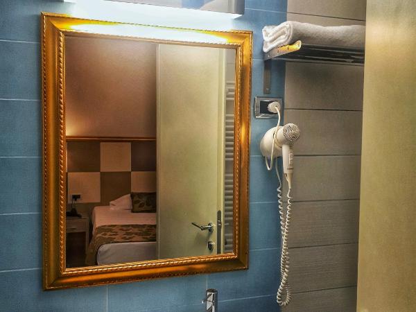 Hotel Le Chevalier : photo 6 de la chambre chambre simple Économique