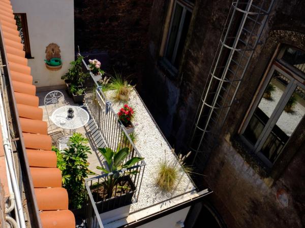 B&B SEKELES Suites and Spa : photo 5 de la chambre chambre triple avec terrasse