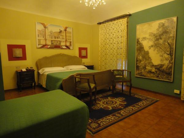 Hotel Antica Dogana : photo 3 de la chambre chambre triple standard