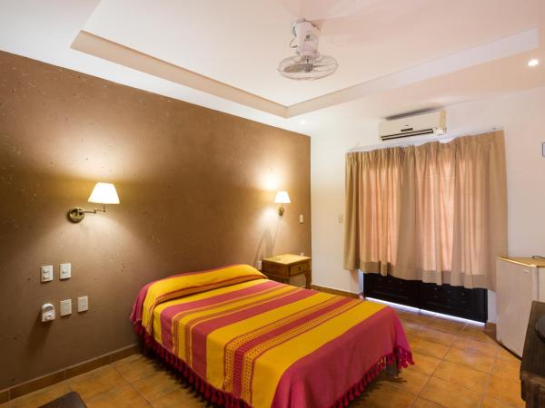 Hotel Hortencia : photo 1 de la chambre chambre double avec balcon