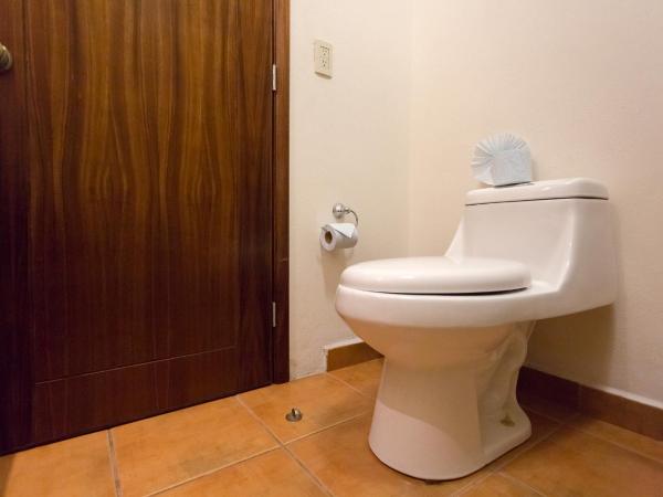 Hotel Hortencia : photo 2 de la chambre chambre double avec balcon