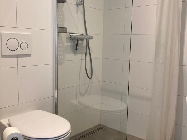 B&B Zunderdorp : photo 10 de la chambre chambre quadruple avec salle de bains privative