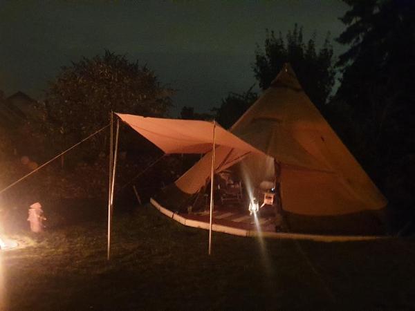 Schönste Lage am Rhein in unmittelbarer Stadtnähe, B & B : photo 4 de la chambre tente