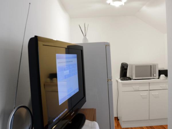 Restaurant Trocadero : photo 1 de la chambre chambre double