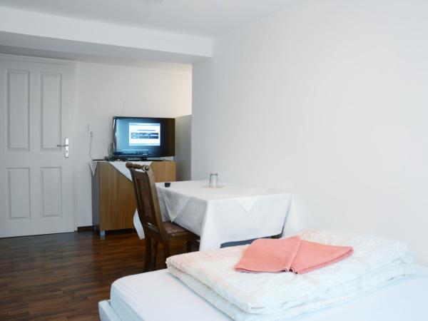 Restaurant Trocadero : photo 3 de la chambre chambre double