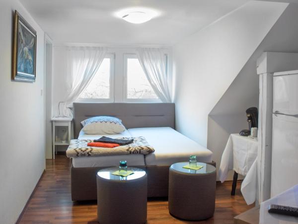 Restaurant Trocadero : photo 2 de la chambre chambre double