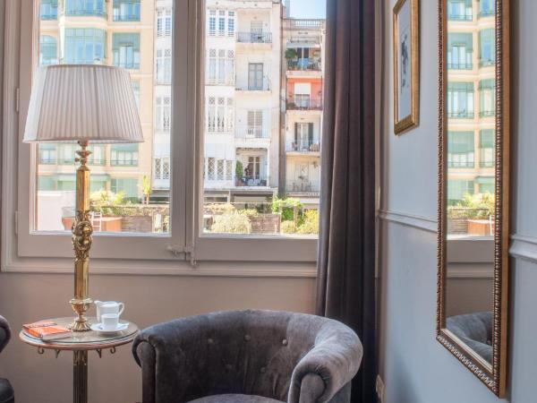 Mihlton Barcelona Boutique B&B : photo 3 de la chambre chambre double supérieure - vue sur cour