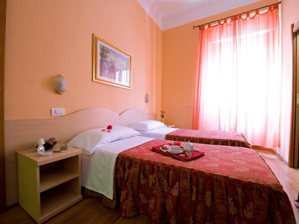 Hotel Sabatino Milan : photo 1 de la chambre chambre lits jumeaux