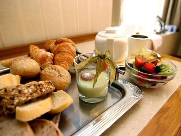 Retro Riverside Wellness Resort : photo 7 de la chambre suite