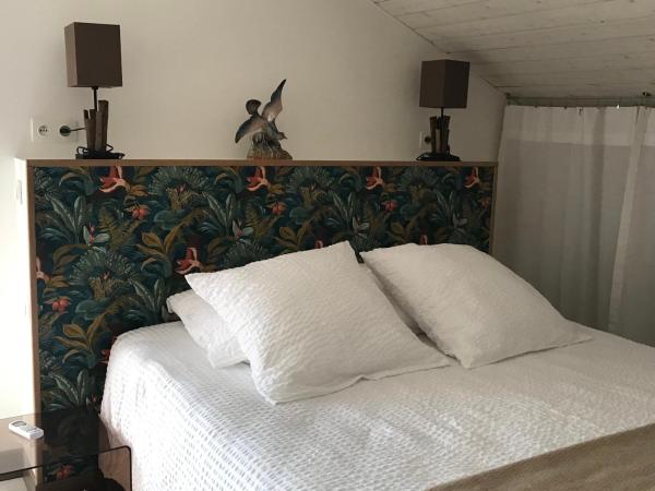 Chambres d'Hôtes et Gîtes Le Mas Mellou : photo 4 de la chambre chambre double