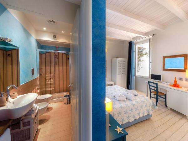 Hotel La Villa Del Mare : photo 2 de la chambre chambre double deluxe - vue sur mer