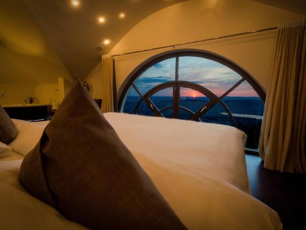 Hotel UTO KULM car-free hideaway in Zurich : photo 2 de la chambre suite panorama urbain - vue sur ville