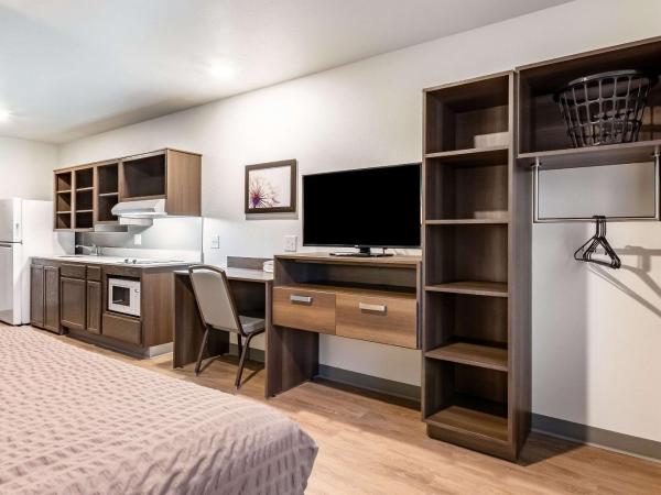 WoodSpring Suites Indianapolis Airport South : photo 4 de la chambre chambre lit queen-size avec douche accessible en fauteuil roulant - adaptée aux personnes à mobilité réduite - non-fumeurs