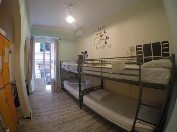 Victoria House Hostel : photo 2 de la chambre lit superposé dans dortoir pour femmes 