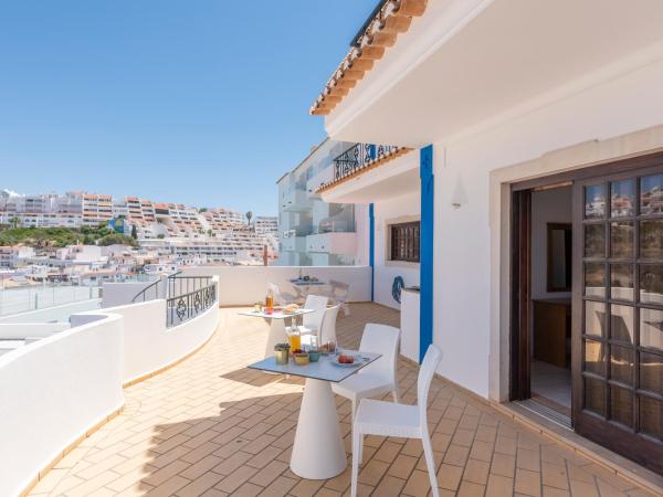 Bertolina Guest House : photo 9 de la chambre chambre double ou lits jumeaux avec balcon