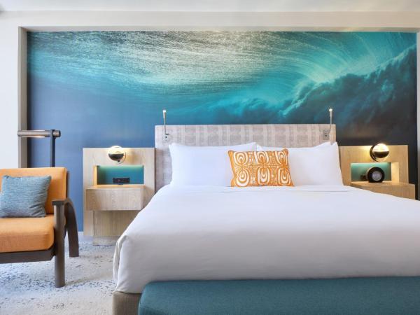 OUTRIGGER Waikiki Beachcomber Hotel : photo 8 de la chambre hébergement 1 lit king-size - vue sur waikiki