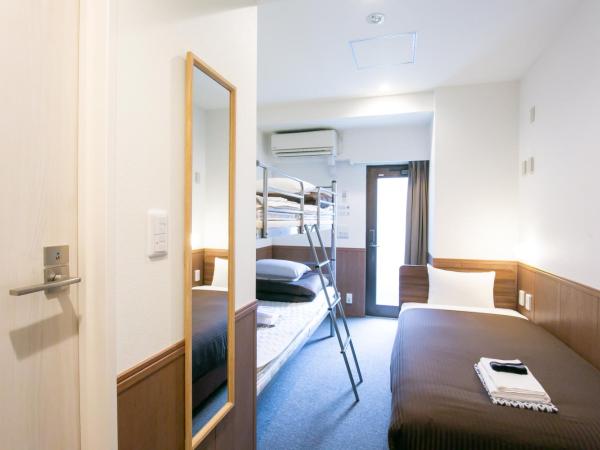 Oak Hotel Edo : photo 2 de la chambre chambre triple avec salle de bains commune