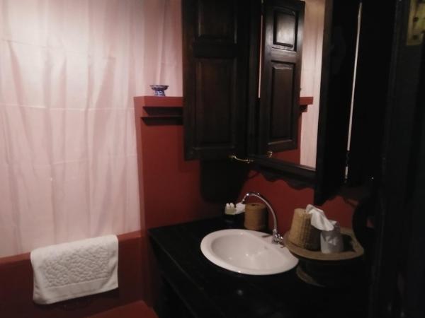 Tri Yaan Na Ros Colonial House : photo 5 de la chambre chambre lits jumeaux