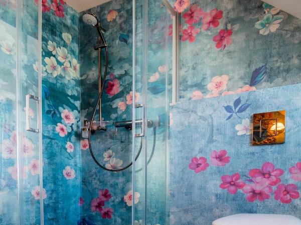 The Henry Self Check-In Guesthouse : photo 9 de la chambre appartement design sur toit