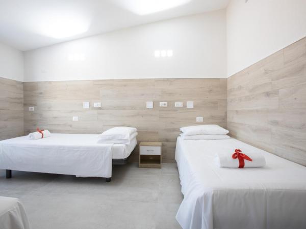 Eurohotel : photo 3 de la chambre chambre familiale avec baignoire spa
