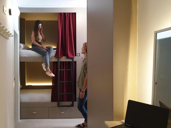 Broz Hostel : photo 2 de la chambre lit dans dortoir mixte de 6 lits