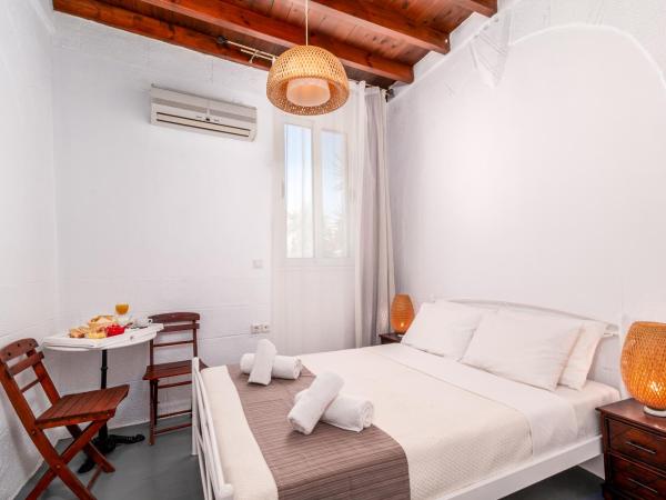 Auberge 32 Old Town : photo 1 de la chambre chambre double avec baignoire spa