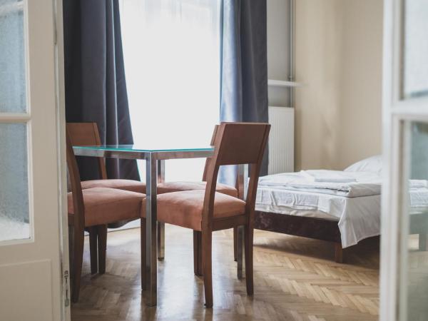 Cybulskiego Guest Rooms : photo 7 de la chambre chambre quadruple Économique