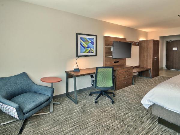 Holiday Inn Express & Suites - Albuquerque East, an IHG Hotel : photo 2 de la chambre chambre standard avec 2 lits queen-size