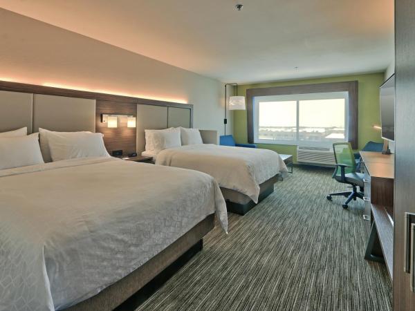 Holiday Inn Express & Suites - Albuquerque East, an IHG Hotel : photo 1 de la chambre chambre standard avec 2 lits queen-size