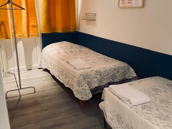 Hôtel boutique Quai d'Azur : photo 2 de la chambre chambre familiale climatisée avec terrasse privée