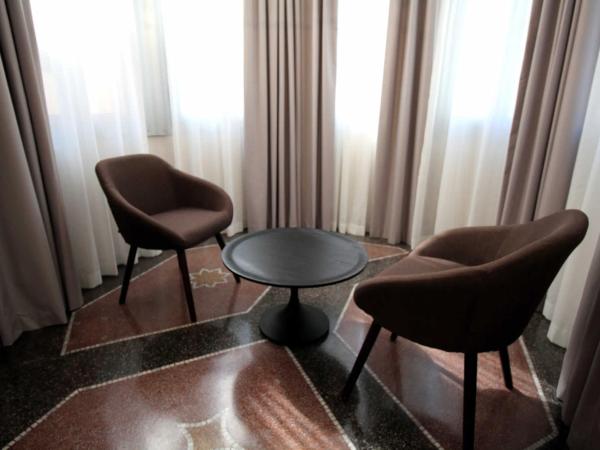 Hotel Vittoria : photo 9 de la chambre suite junior avec balcon