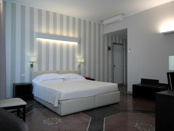 Hotel Vittoria : photo 1 de la chambre suite junior avec balcon