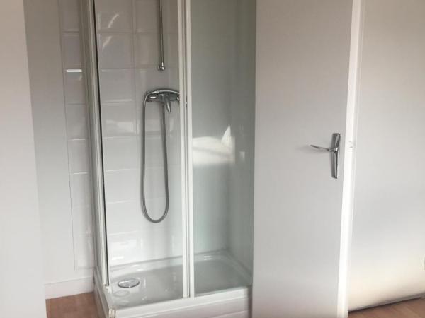 Aux portes de Pornichet, Chambres d'hôtes Ty'Sacha : photo 5 de la chambre chambre double avec salle de bains privative extérieure