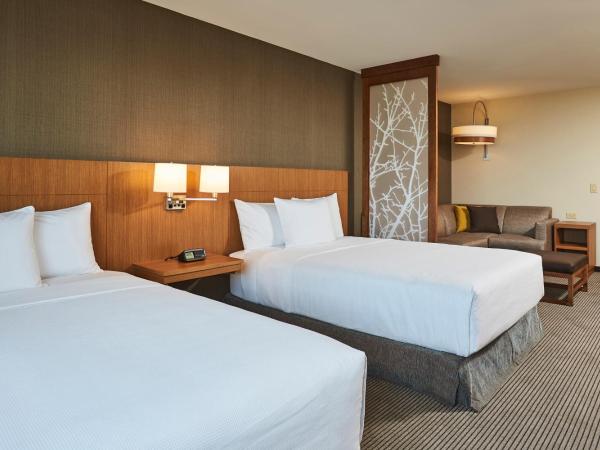 Hyatt Place Toronto/Mississauga Centre : photo 4 de la chambre chambre avec 2 lits queen-size et canapé-lit 